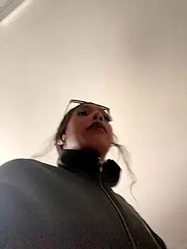 Snapshot of TIFFANYYSTAR chatting on October 18, 2025, 7:38 pm TIFFANYYSTAR online show from October 18, 2025, 7:38 pm