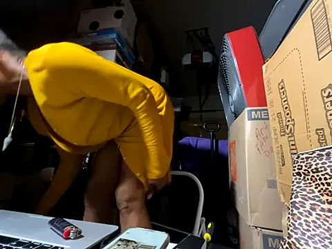 Snapshot of wynterheat chatting on October 12, 2025, 4:52 pm wynterheat online show from October 12, 2025, 4:52 pm