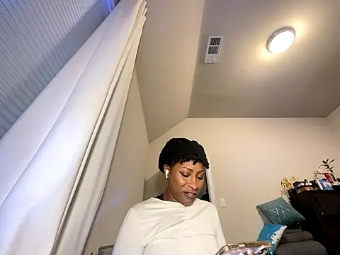 wynterheat online show from December 19, 2025, 5:10 am