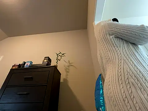 Snapshot of wynterheat chatting on December 1, 2025, 5:25 pm wynterheat online show from December 1, 2025, 5:25 pm