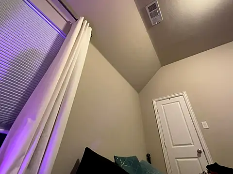 Snapshot of wynterheat chatting on November 24, 2025, 8:47 am wynterheat online show from November 24, 2025, 8:47 am