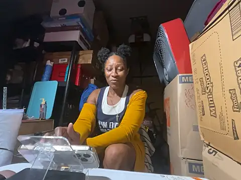 Snapshot of wynterheat chatting on November 6, 2025, 7:34 am wynterheat online show from November 6, 2025, 7:34 am