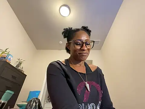 Snapshot of wynterheat chatting on October 24, 2025, 6:23 am wynterheat online show from October 24, 2025, 6:23 am