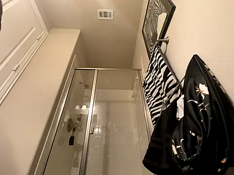 wynterheat online show from December 15, 2025, 4:02 pm