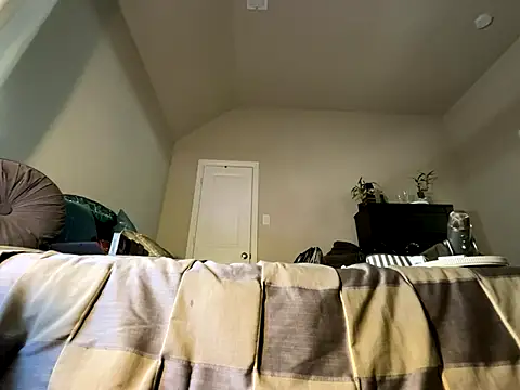 Snapshot of wynterheat chatting on October 14, 2025, 5:13 pm wynterheat online show from October 14, 2025, 5:13 pm