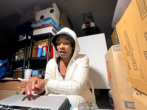 Snapshot of wynterheat chatting on December 2, 2025, 7:54 am wynterheat online show from December 2, 2025, 7:54 am