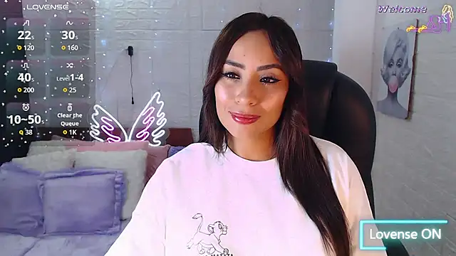 Snapshot of Paulina_627 chatting on June 3, 2026, 4:44 pm Paulina 627 online show from June 3, 2026, 4:44 pm