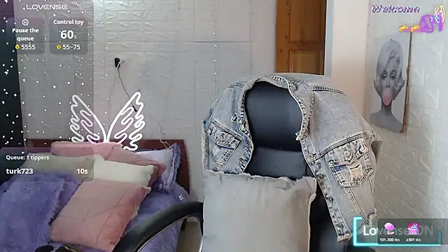 Snapshot of Paulina_627 chatting on June 8, 2026, 5:02 pm Paulina 627 online show from June 8, 2026, 5:02 pm
