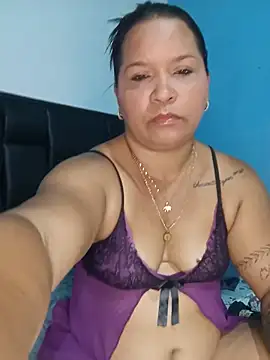 Snapshot of Sikiu_40 chatting on May 13, 2026, 4:58 pm Sikiu 40 online show from May 13, 2026, 4:58 pm