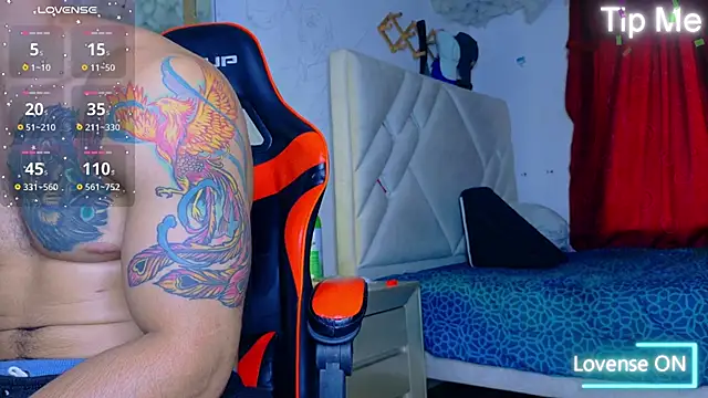 Snapshot of Rich_boy01 chatting on November 8, 2025, 6:00 pm Rich boy01 online show from November 8, 2025, 6:00 pm