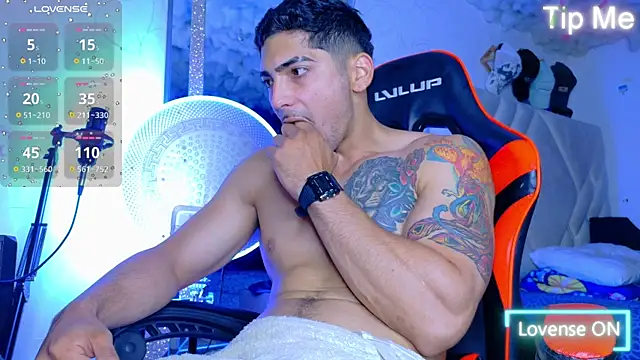 Snapshot of Rich_boy01 chatting on October 11, 2025, 1:01 pm Rich boy01 online show from October 11, 2025, 1:01 pm