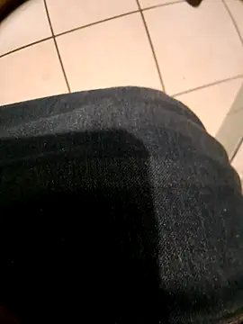 Snapshot of littleboyhot95 chatting on September 28, 2025, 11:23 pm littleboyhot95 online show from September 28, 2025, 11:23 pm