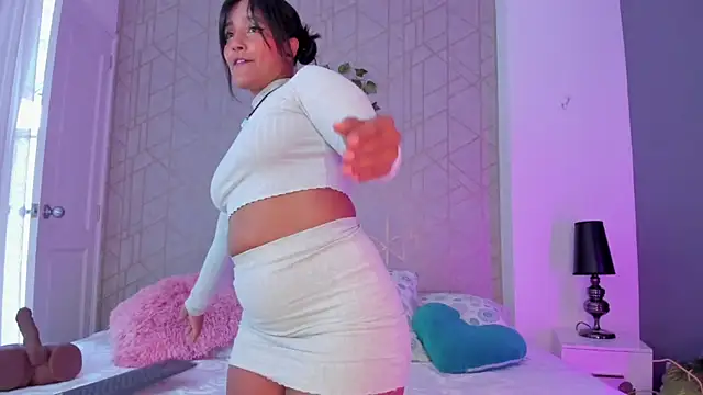 LexiIeAdams online show from February 21, 2025, 1:44 pm