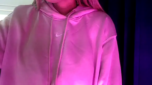 Snapshot of chhui_mui chatting on November 9, 2025, 5:06 pm chhui mui online show from November 9, 2025, 5:06 pm