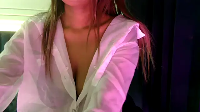 Snapshot of chhui_mui chatting on May 2, 2026, 7:13 am chhui mui online show from May 2, 2026, 7:13 am