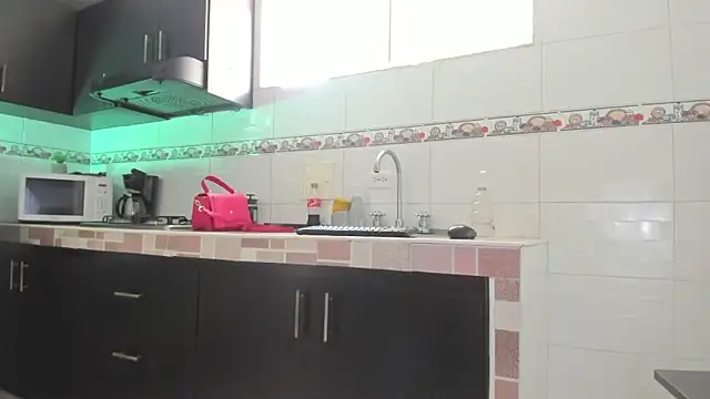 Emma-evans online show from March 26, 2026, 7:56 pm