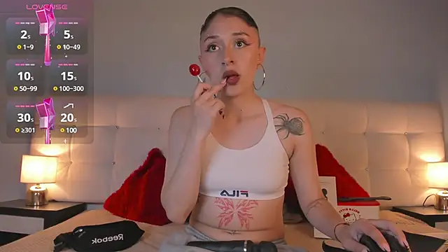 Snapshot of Zowi_Hottiee chatting on January 7, 2025, 10:41 pm Zowi Hottiee online show from January 7, 2025, 10:41 pm