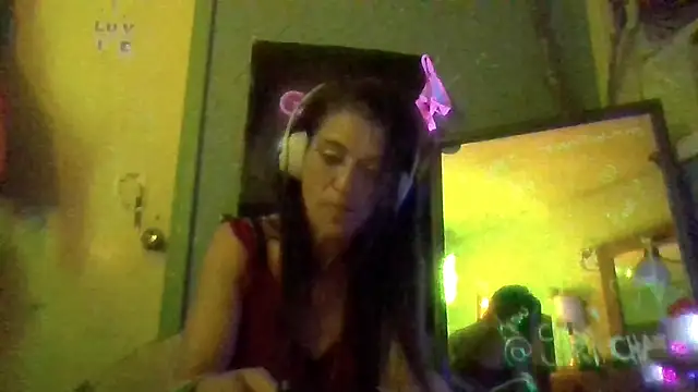 Snapshot of fantasymade69 chatting on November 9, 2025, 5:11 am fantasymade69 online show from November 9, 2025, 5:11 am