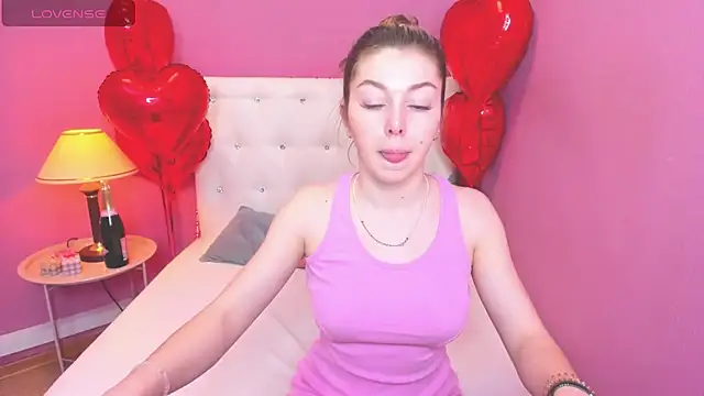 Snapshot of MollyMeltorr chatting on February 11, 2025, 1:10 am MollyMeltorr online show from February 11, 2025, 1:10 am