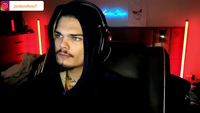 Snapshot of JordanShow chatting on November 5, 2025, 3:37 pm JordanShow online show from November 5, 2025, 3:37 pm