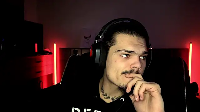 Snapshot of JordanShow chatting on November 28, 2025, 3:01 pm JordanShow online show from November 28, 2025, 3:01 pm