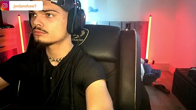 Snapshot of JordanShow chatting on November 14, 2025, 10:08 am JordanShow online show from November 14, 2025, 10:08 am