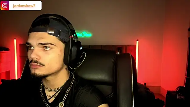 Snapshot of JordanShow chatting on November 12, 2025, 6:45 pm JordanShow online show from November 12, 2025, 6:45 pm