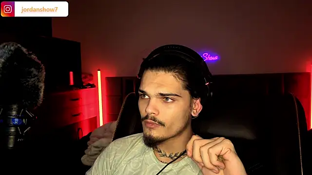 Snapshot of JordanShow chatting on November 24, 2025, 2:11 am JordanShow online show from November 24, 2025, 2:11 am