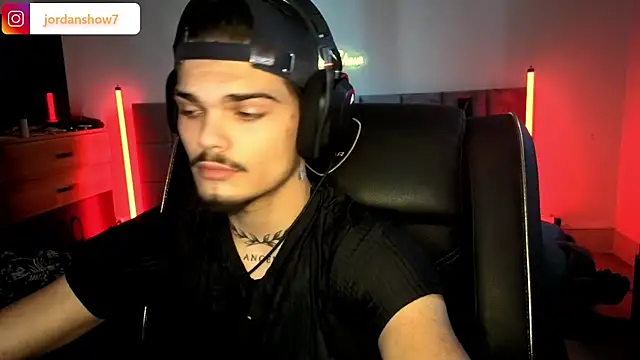 Snapshot of JordanShow chatting on November 13, 2025, 9:57 am JordanShow online show from November 13, 2025, 9:57 am