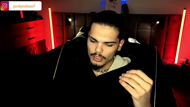 Snapshot of JordanShow chatting on October 19, 2025, 9:23 am JordanShow online show from October 19, 2025, 9:23 am