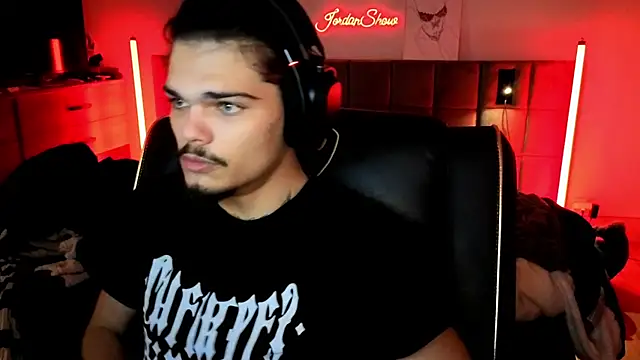 Snapshot of JordanShow chatting on November 4, 2025, 8:23 pm JordanShow online show from November 4, 2025, 8:23 pm