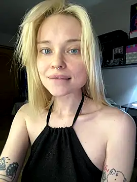 dollfromvenus online show from November 15, 2025, 9:41 pm