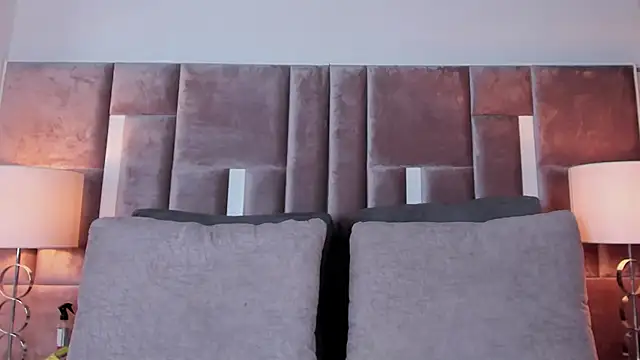 Snapshot of Nia_Bunny chatting on November 1, 2025, 11:15 am Nia Bunny online show from November 1, 2025, 11:15 am