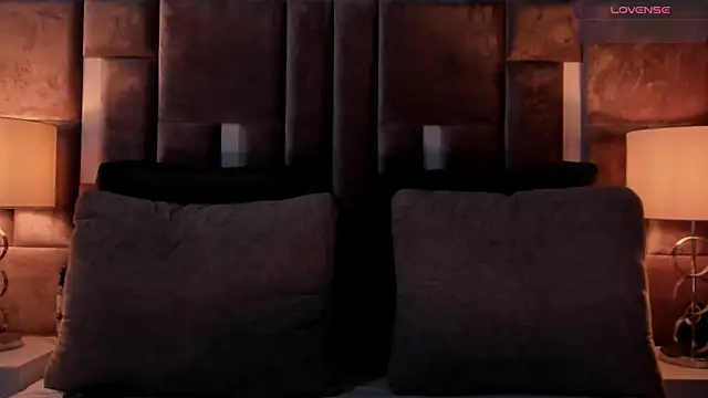 Snapshot of Nia_Bunny chatting on October 27, 2025, 12:50 pm Nia Bunny online show from October 27, 2025, 12:50 pm