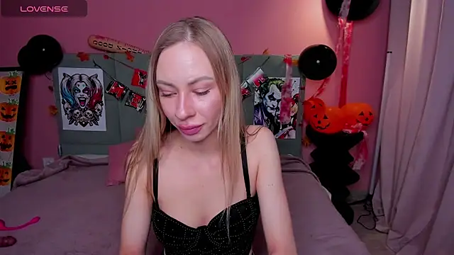 Snapshot of Diana_Garrett chatting on October 28, 2025, 2:34 am Diana Garrett online show from October 28, 2025, 2:34 am