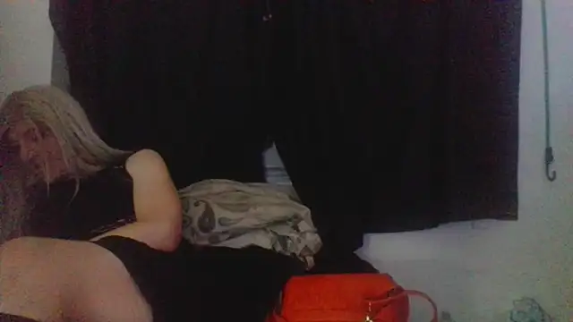 Snapshot of sexyblondetrans chatting on October 4, 2025, 9:44 am sexyblondetrans online show from October 4, 2025, 9:44 am