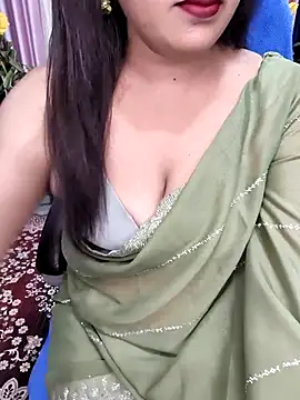 Snapshot of Cute-Raashii chatting on April 21, 2026, 11:11 pm Cute-Raashii online show from April 21, 2026, 11:11 pm