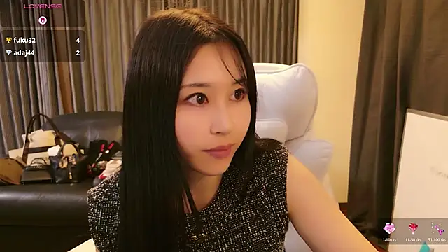 Snapshot of -satomi-jp chatting on May 3, 2026, 1:36 pm -satomi-jp online show from May 3, 2026, 1:36 pm