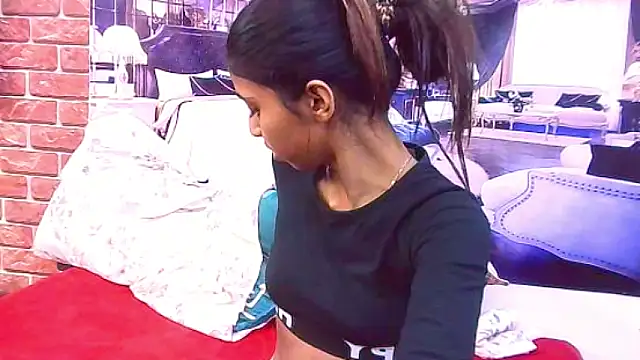 IndianSexySlender online show from November 17, 2025, 5:22 am