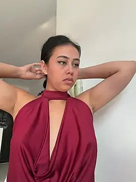 iiris  online show from February 4, 2026, 3:40 pm