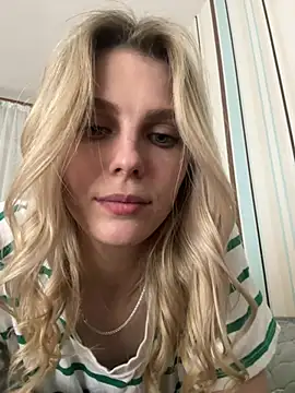 Snapshot of Liya_my chatting on June 18, 2026, 7:52 pm Liya my online show from June 18, 2026, 7:52 pm