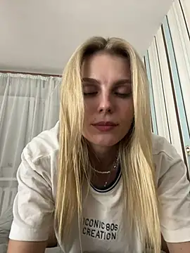 Snapshot of Liya_my chatting on July 14, 2026, 8:04 pm Liya my online show from July 14, 2026, 8:04 pm