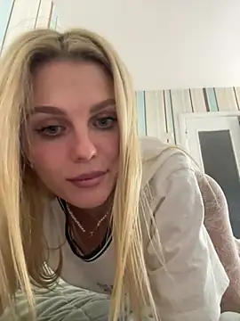 Snapshot of Liya_my chatting on July 6, 2026, 8:11 pm Liya my online show from July 6, 2026, 8:11 pm