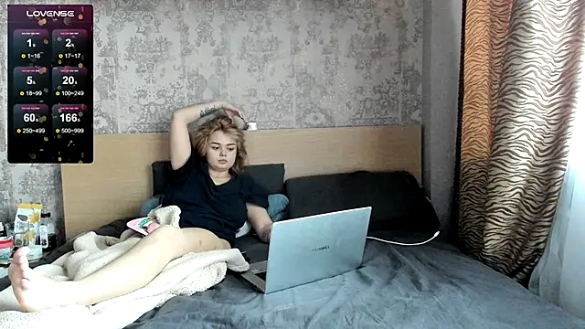 Snapshot of purebeautie13 chatting on January 2, 2025, 10:37 am purebeautie13 online show from January 2, 2025, 10:37 am