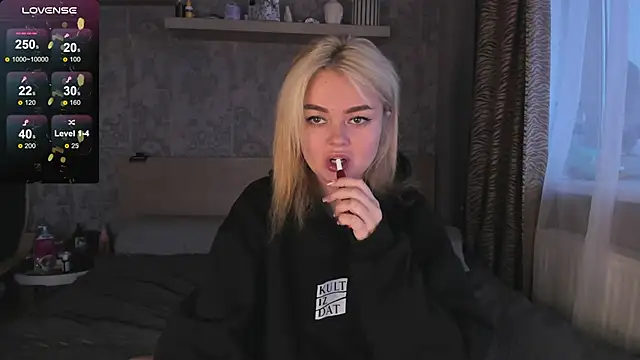 Snapshot of purebeautie13 chatting on January 29, 2025, 12:13 pm purebeautie13 online show from January 29, 2025, 12:13 pm