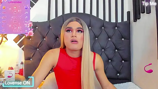 Snapshot of AllisonsweetZ chatting on February 14, 2025, 8:05 pm AllisonsweetZ online show from February 14, 2025, 8:05 pm