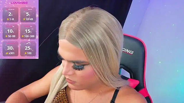 Snapshot of AllisonsweetZ chatting on November 19, 2025, 7:03 pm AllisonsweetZ online show from November 19, 2025, 7:03 pm