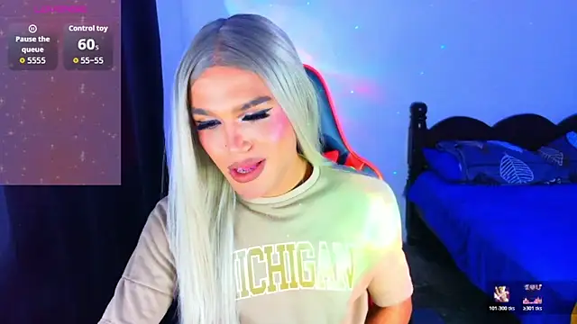 Snapshot of AllisonsweetZ chatting on March 3, 2026, 2:13 pm AllisonsweetZ online show from March 3, 2026, 2:13 pm