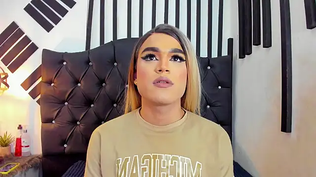 Snapshot of AllisonsweetZ chatting on March 3, 2025, 1:12 pm AllisonsweetZ online show from March 3, 2025, 1:12 pm