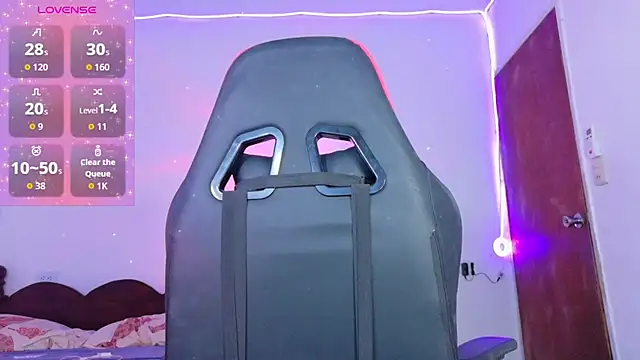 Snapshot of AllisonsweetZ chatting on October 16, 2025, 6:38 pm AllisonsweetZ online show from October 16, 2025, 6:38 pm